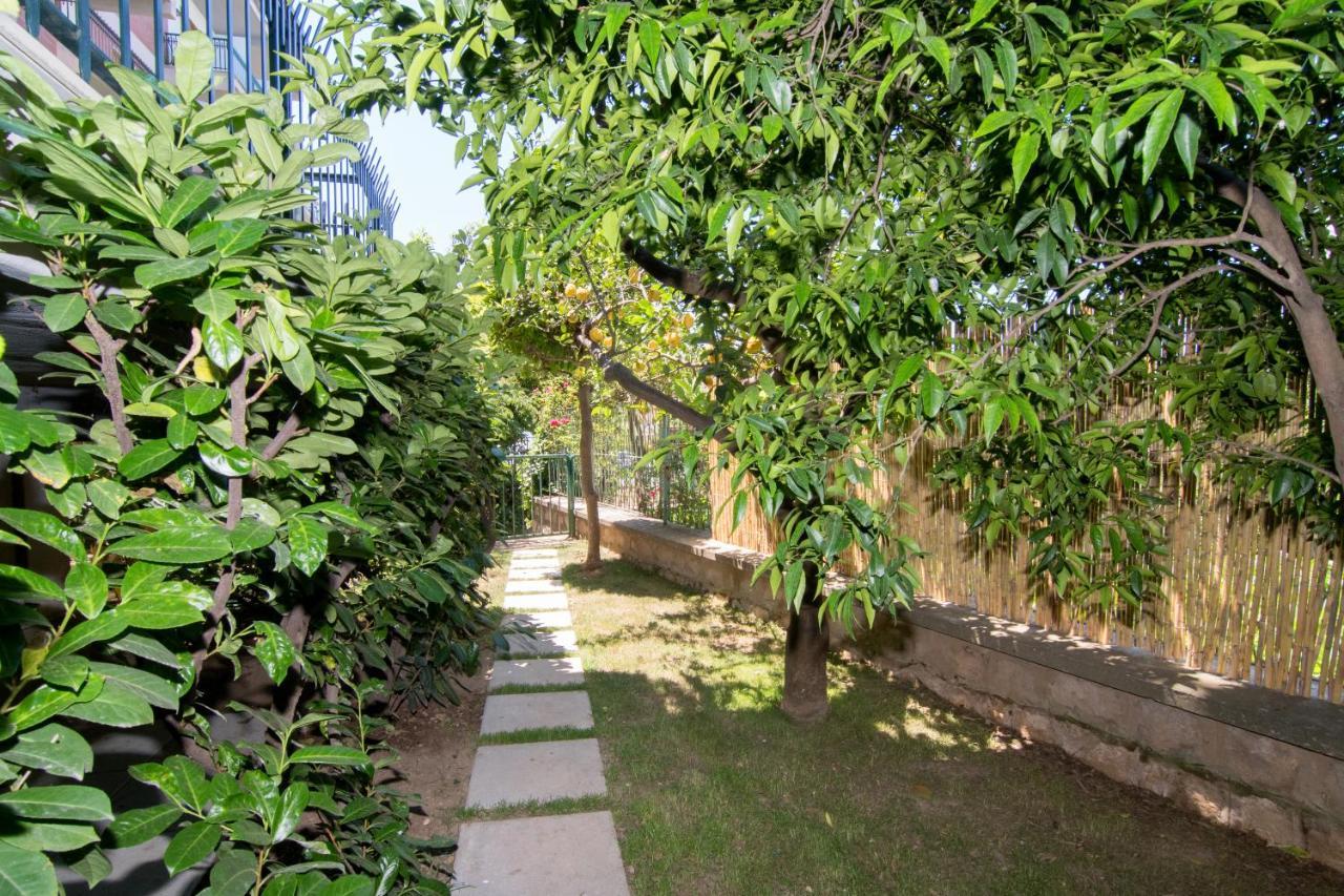 Casa Enza, For Up To 5 People, Sorrento Center Apartment Exterior foto